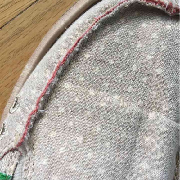 Sanuk - Picture 2 of 4