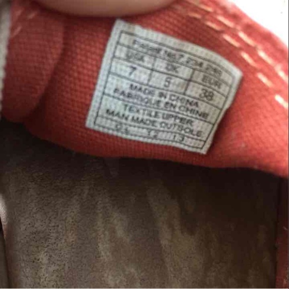 Sanuk - Picture 4 of 4