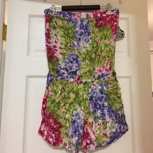 NWT light strapless romper