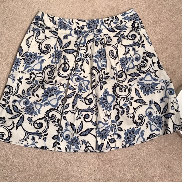 LOFT Dresses & Skirts - LIKE NEW LOFT Skirt
