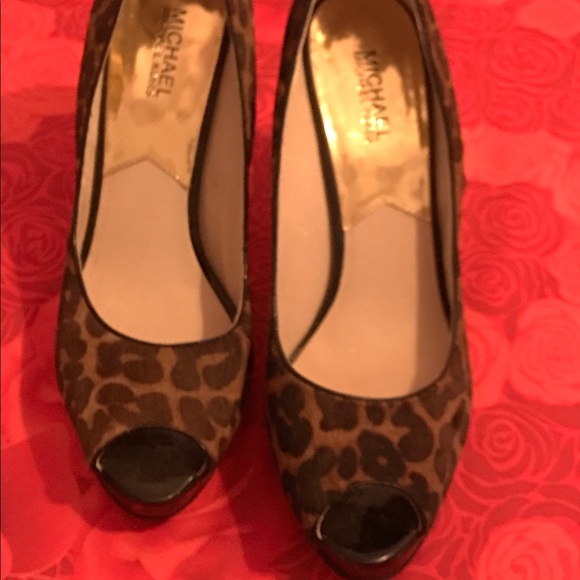 Michael Kors - Picture 2 of 3