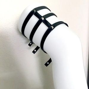2 leather leg harness garter belts