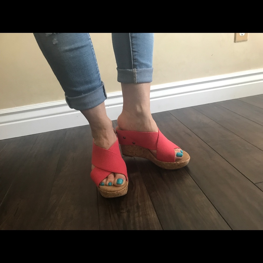 Orange strap wedges