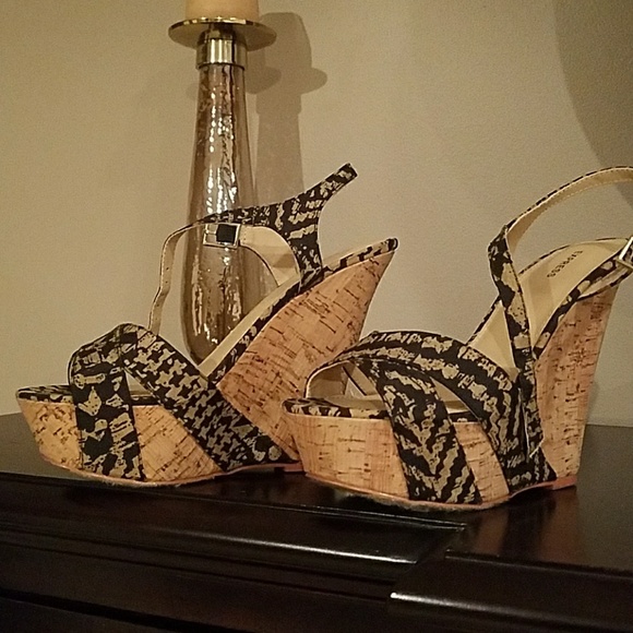 Platform wedge sandals - Picture 1 of 3