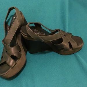 Black Donald Pliner Sandals