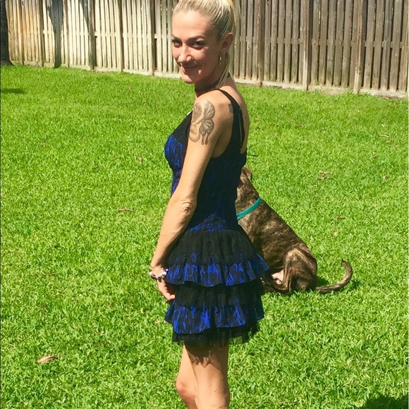 Beautiful Dress New without tags. Made by "Guess" - Picture 3 of 4