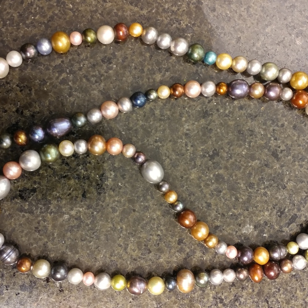 Freshwater Pearl Necklace - Picture 2 of 3