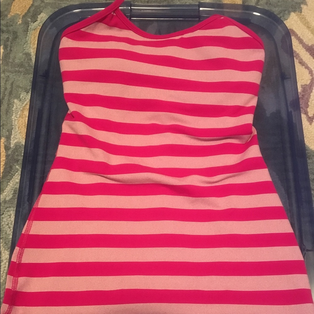 Lululemon tank size 4