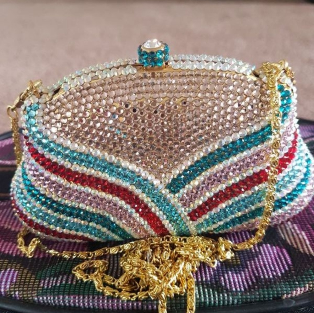 Hand bag with diamond