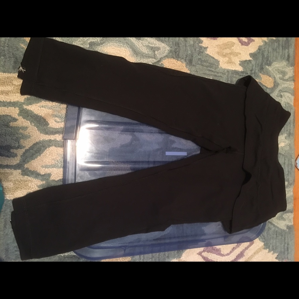 Lululemon capris size 6