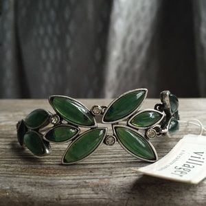 Gorgeous green and silver leaf bracelet