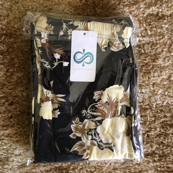 🌺 Bahama Print Leggings! - Picture 3 of 3