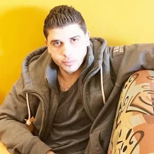 Meet your Posher, Loay