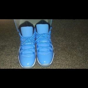 Jordan Pantone 11s Size 8