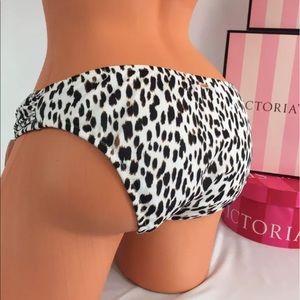 NWT L Victoria's Secret Knockout Bikini Bottom NWT L Victoria's Secret Knockout Bikini Bottom