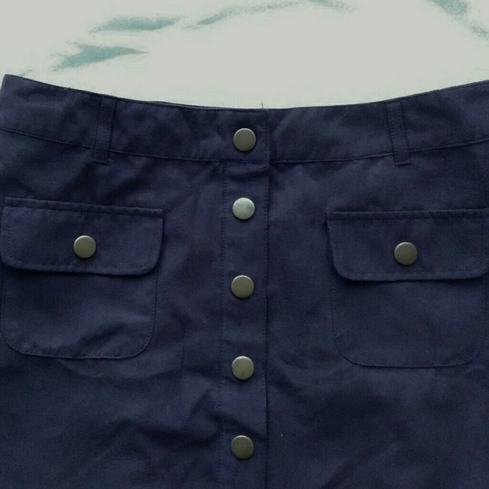 Forever 21 Boutique Snap front Mini Skirt NWT - Picture 3 of 4