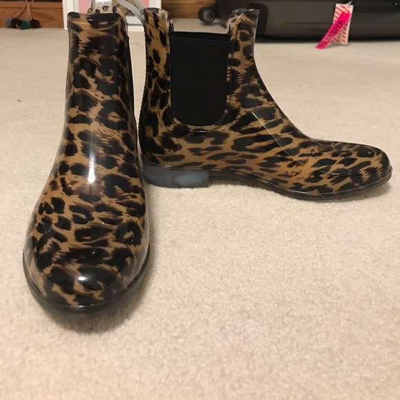 J. Crew Shoes - Jcrew Leopard size 7 Rain Ankle Boots