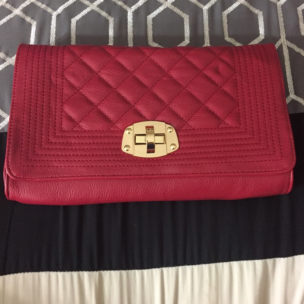 Red/Maroon clutch