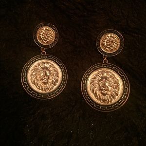 Lion gold earrings