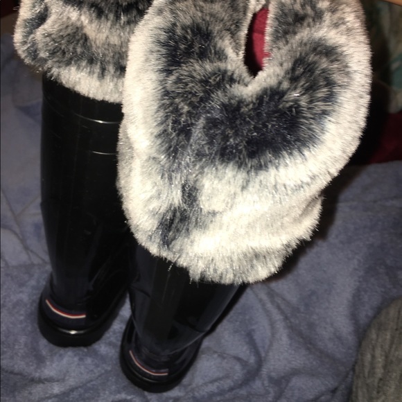 Black Tommy Hilfiger rain boots with fur - Picture 2 of 6