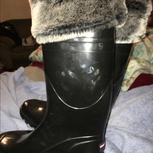 Black Tommy Hilfiger rain boots with fur - Picture 4 of 6
