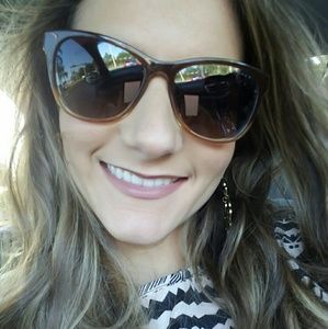 Meet your Posher, Amber