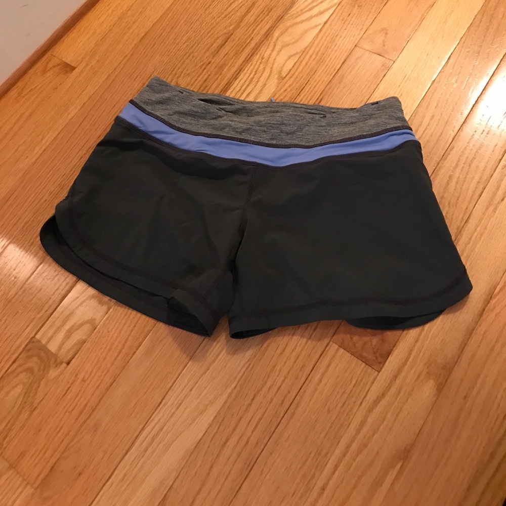 Lululemon shorts size 4