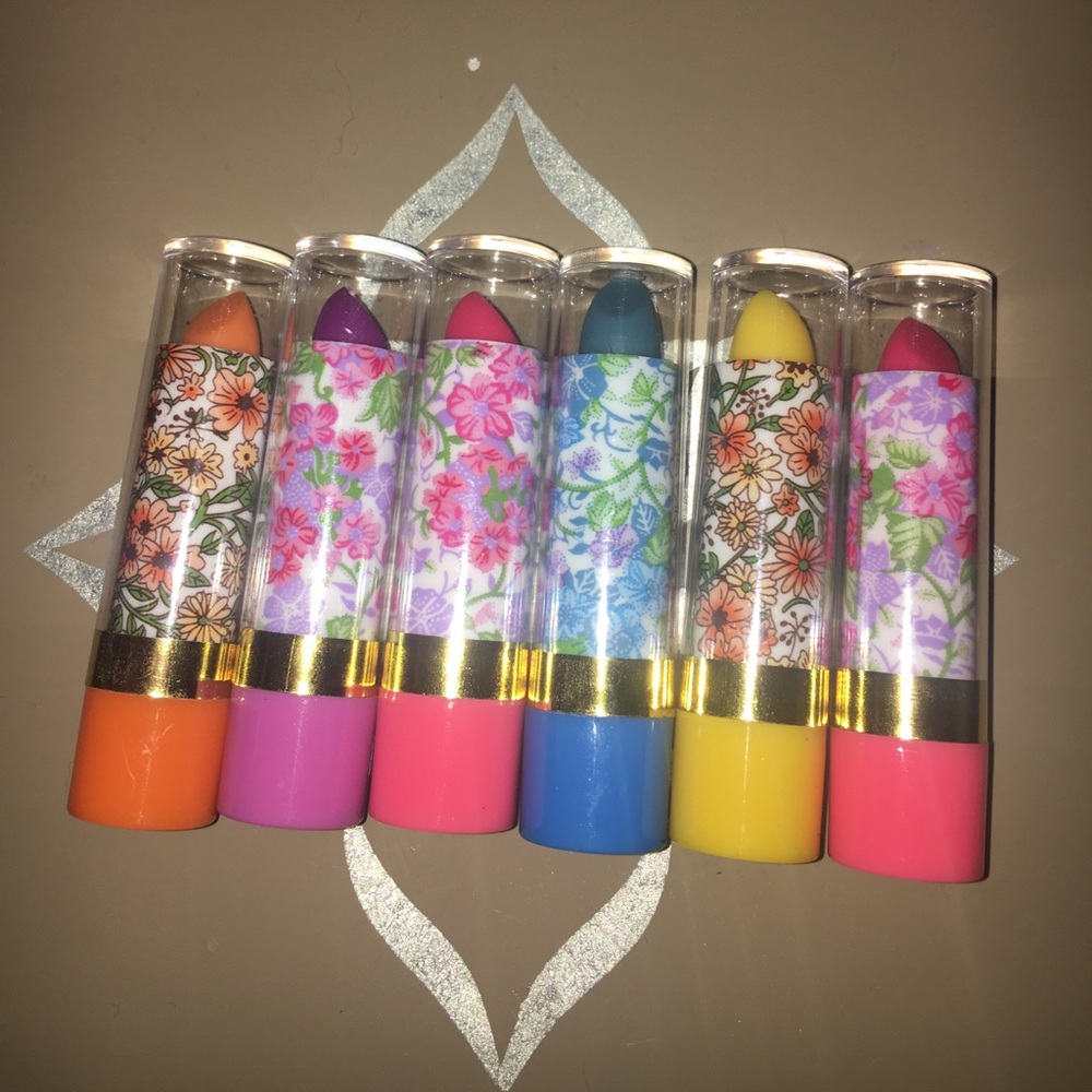 Color changing lipsticks (PRICE FOR ONE)