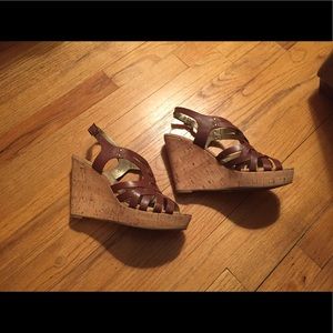 guess eppie wedge sandal