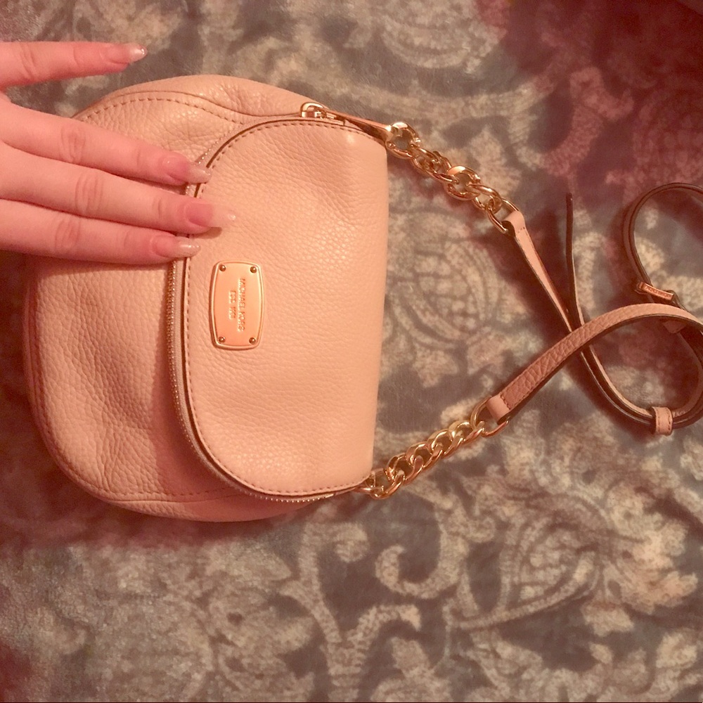 Michael Kors cross body bag. - Picture 1 of 4