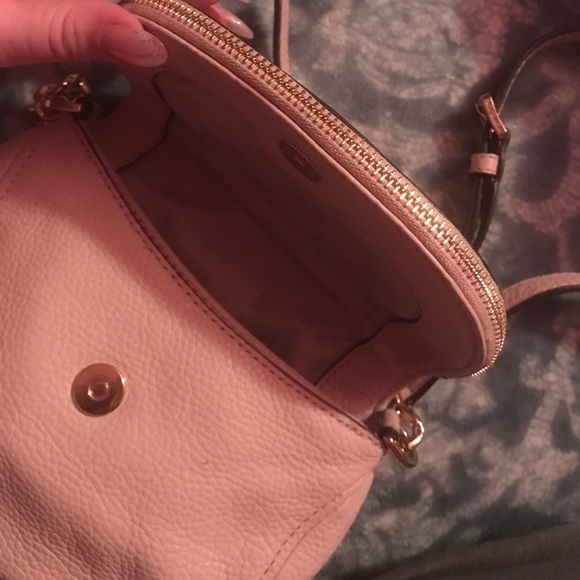 Michael Kors cross body bag. - Picture 3 of 4