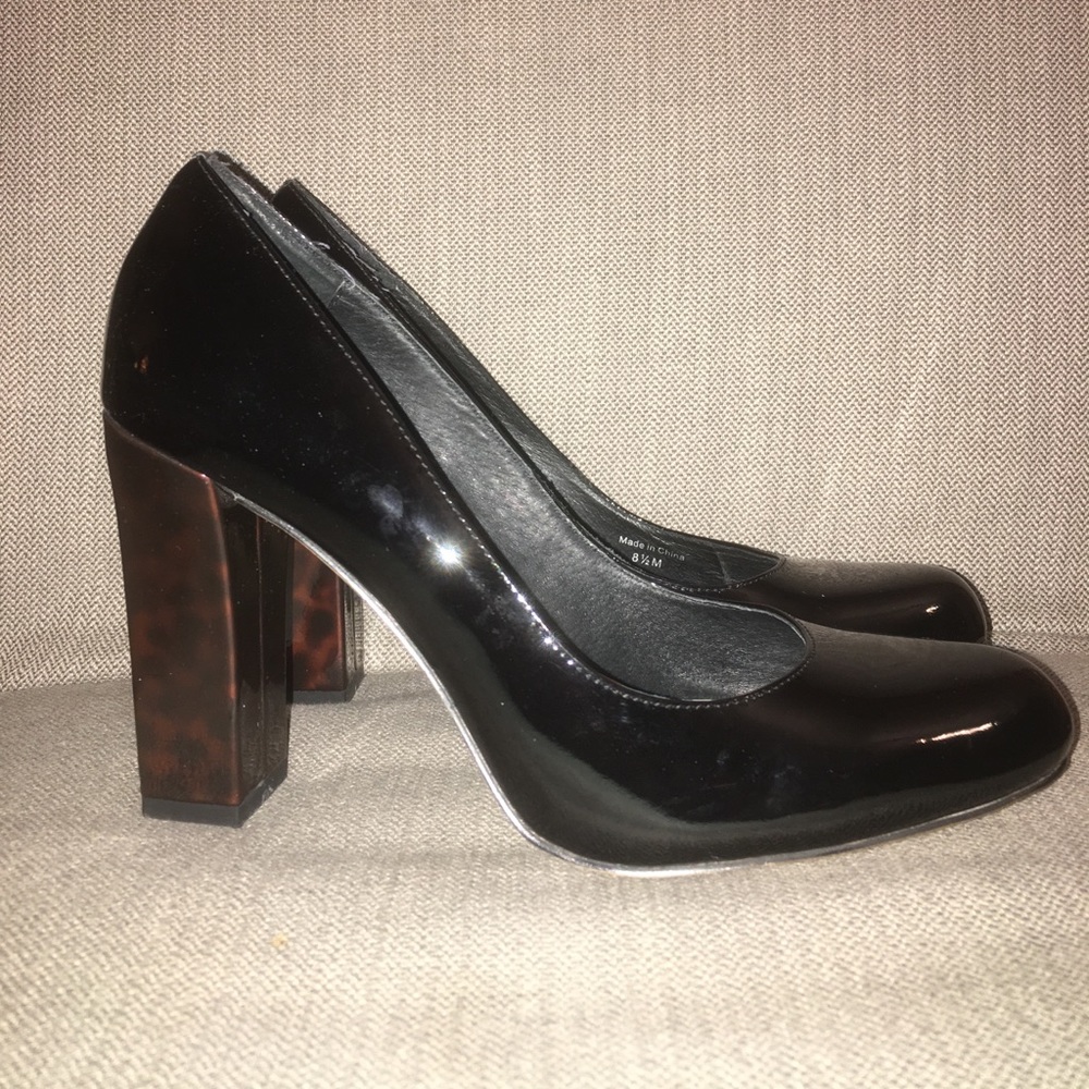Black patent Kate spade pump
