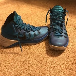 Men's basketball shoes