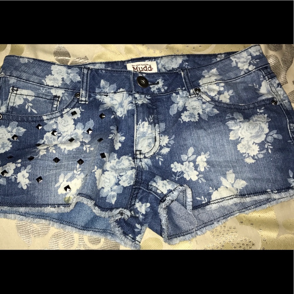 Floral, studded Denim shorts