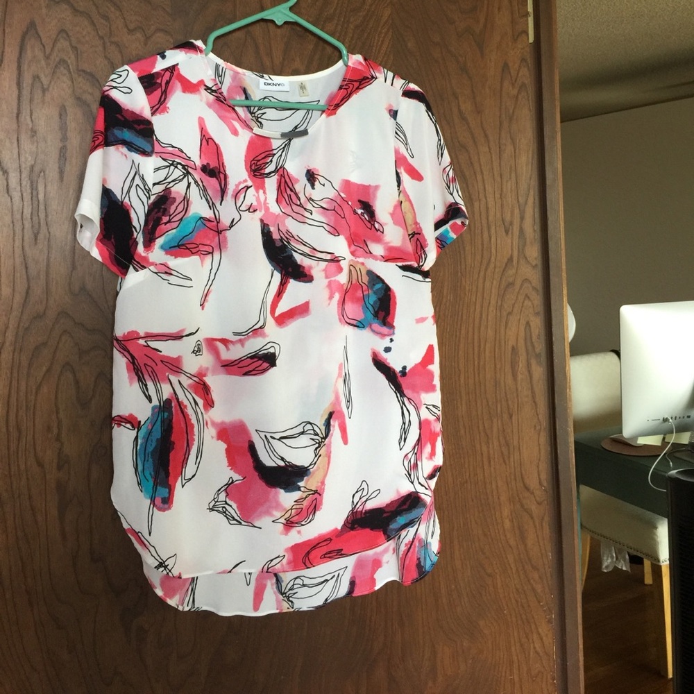 DKNY blouse 🌟🌷