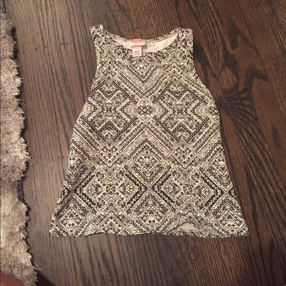 Grey and white patterned and top