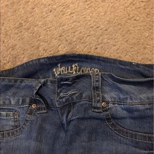 Selling a pair wall flowers Blue jeans