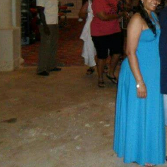 Maxi dress that ties around your - Picture 2 of 3