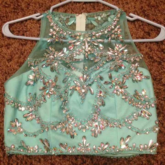 NEED GONE! Prom dress! - Picture 2 of 3