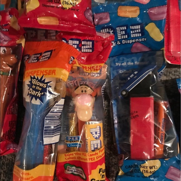 Assorted pez candy dispensers lot - Picture 2 of 8