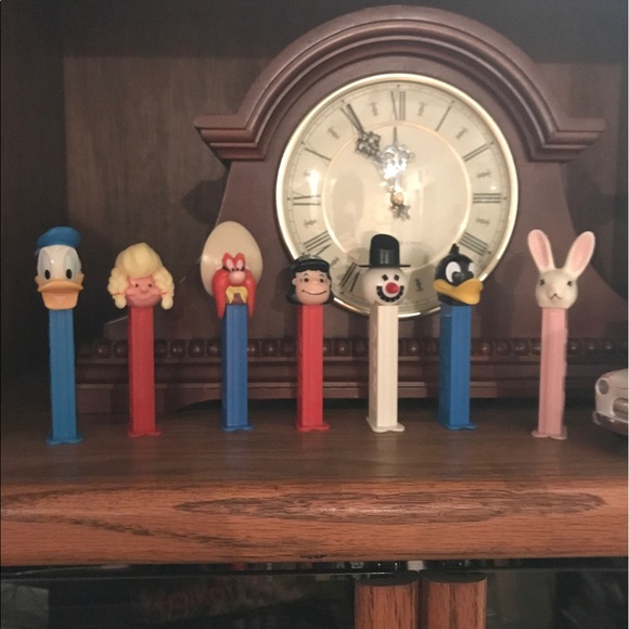 Assorted pez candy dispensers lot - Picture 8 of 8