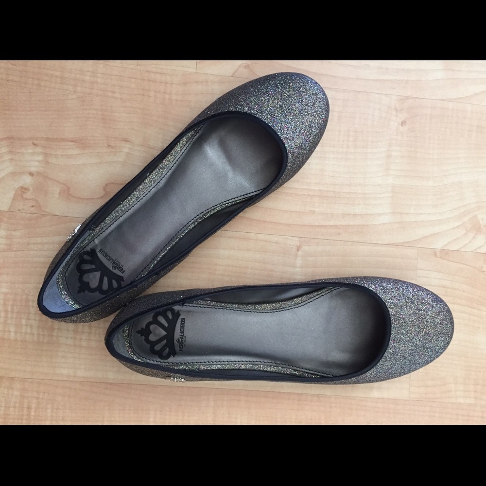 Fergalicious blingy flat sz 10