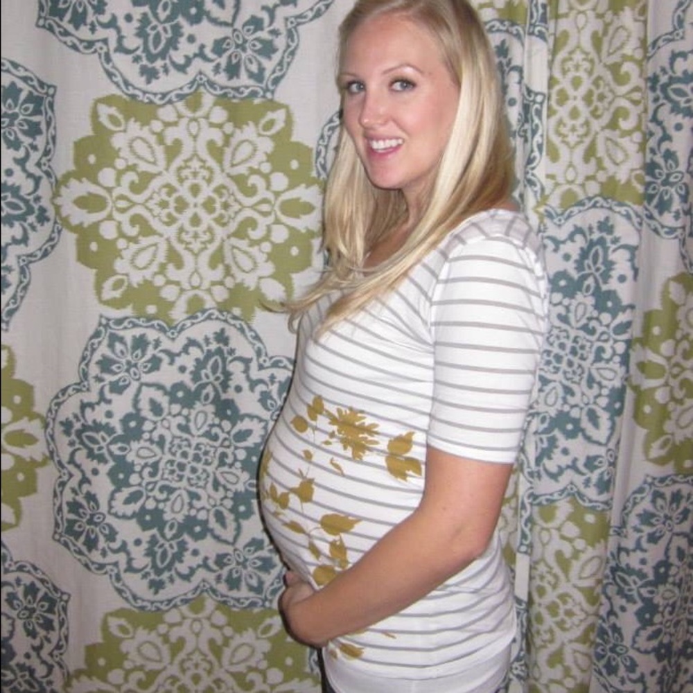 GAP Maternity top