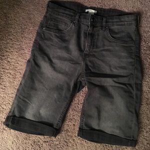 Short knee Capri