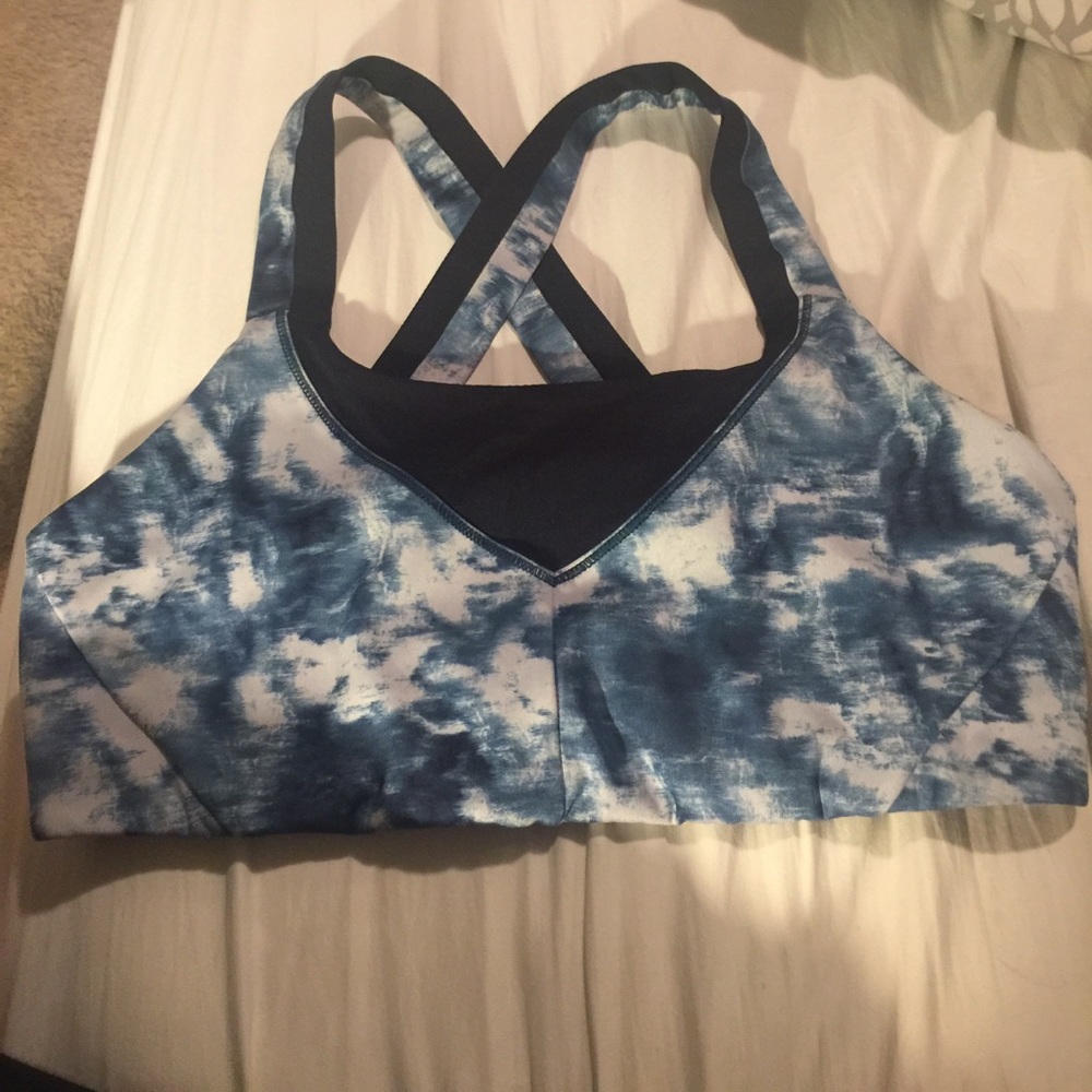 Lululemon navy sports bra.