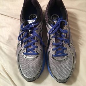 Brooks Adrenaline GTS 16 running shoes