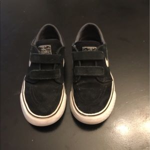 Little Boys Suede Nike Stefan Janoski size 12.5