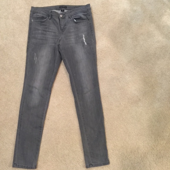 distressed denim jeans - Picture 3 of 6