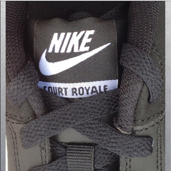 New Nike Women's Sneaker.❤️ - Picture 5 of 5