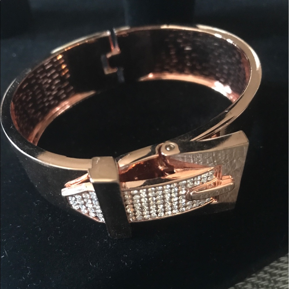 Rose gold with faux diamonds bracelet
